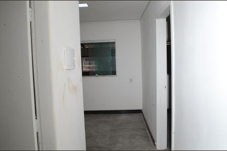 Casa à venda com 180m², 2 quartos e 2 vagasCorredor