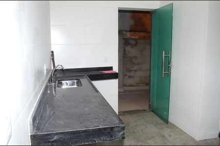 Casa à venda com 180m², 2 quartos e 2 vagasCozinha