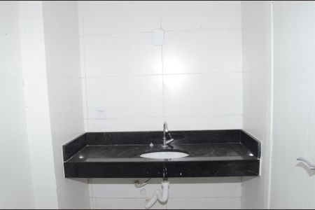 Casa à venda com 180m², 2 quartos e 2 vagasBanheiro