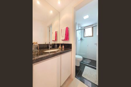 Apartamento à venda com 84m², 3 quartos e 2 vagasBanheiro Social 