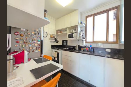 Apartamento à venda com 84m², 3 quartos e 2 vagasCozinha 