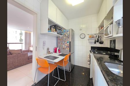 Apartamento à venda com 84m², 3 quartos e 2 vagasCozinha 