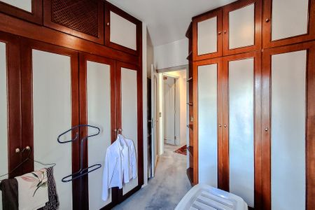 Apartamento à venda com 198m², 3 quartos e 2 vagasQuarto 2