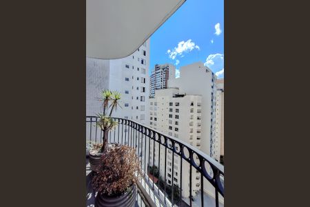Apartamento à venda com 198m², 3 quartos e 2 vagas Apartamento à venda com 198m², 3 quartos e 2 vagasVaranda da Sala