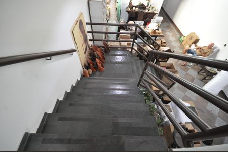 Casa à venda com 650m², 3 quartos e 4 vagasEscada