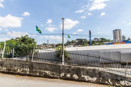 Vista da Sala de casa para alugar com 1 quarto, 16m² em Jardim Silveira, Barueri
