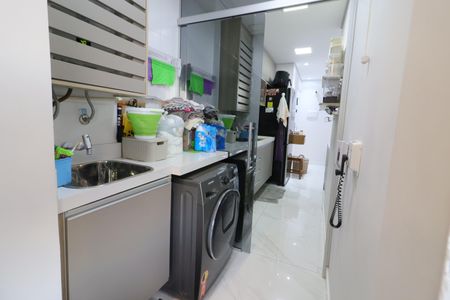 Apartamento à venda com 83m², 2 quartos e 2 vagasCozinha e Área de Serviço