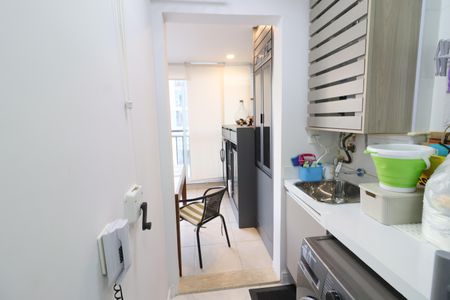 Apartamento à venda com 83m², 2 quartos e 2 vagasCozinha e Área de Serviço