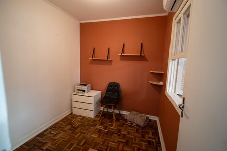 Casa à venda com 150m², 4 quartos e 2 vagas Casa à venda com 150m², 4 quartos e 2 vagasEdícula
