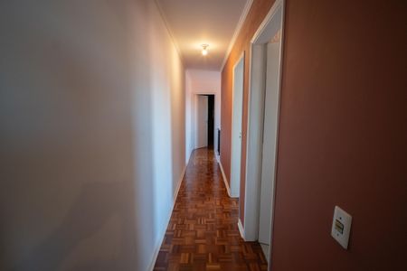 Casa à venda com 150m², 4 quartos e 2 vagas Casa à venda com 150m², 4 quartos e 2 vagasCorredor Superior
