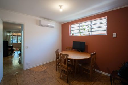Casa à venda com 150m², 4 quartos e 2 vagas Casa à venda com 150m², 4 quartos e 2 vagasSala de Jantar