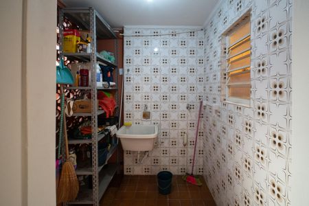 Casa à venda com 150m², 4 quartos e 2 vagas Casa à venda com 150m², 4 quartos e 2 vagasLavanderia