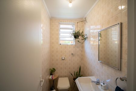 Casa à venda com 150m², 4 quartos e 2 vagas Casa à venda com 150m², 4 quartos e 2 vagasBanheiro 4