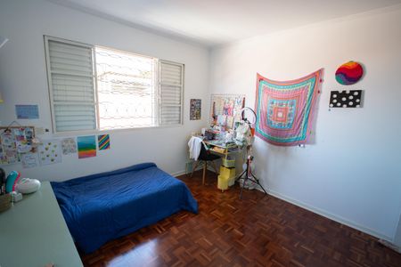 Casa à venda com 150m², 4 quartos e 2 vagas Casa à venda com 150m², 4 quartos e 2 vagasQuarto 2