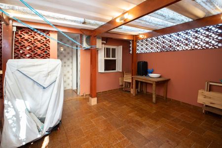 Casa à venda com 150m², 4 quartos e 2 vagas Casa à venda com 150m², 4 quartos e 2 vagasQuintal
