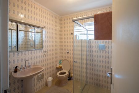 Casa à venda com 150m², 4 quartos e 2 vagas Casa à venda com 150m², 4 quartos e 2 vagasBanheiro 1