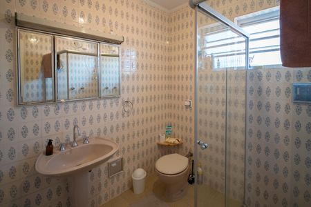 Casa à venda com 150m², 4 quartos e 2 vagas Casa à venda com 150m², 4 quartos e 2 vagasBanheiro 1