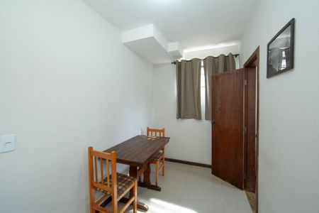 SALA de apartamento para alugar com 1 quarto, 35m² em João Pinheiro, Belo Horizonte