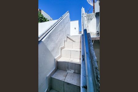 Apartamento para alugar com 65m², 2 quartos e sem vaga Apartamento para alugar com 65m², 2 quartos e sem vagaEscada