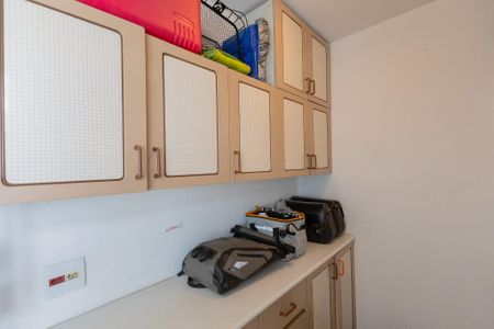 Apartamento à venda com 82m², 3 quartos e 1 vagaÁrea de Serviço