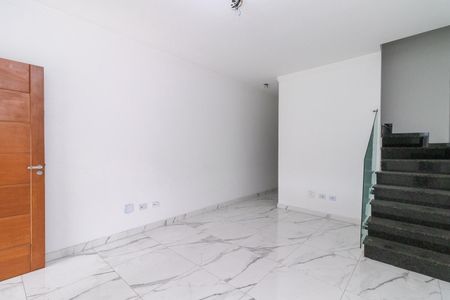 Casa à venda com 132m², 3 quartos e 2 vagas Casa à venda com 132m², 3 quartos e 2 vagasSala