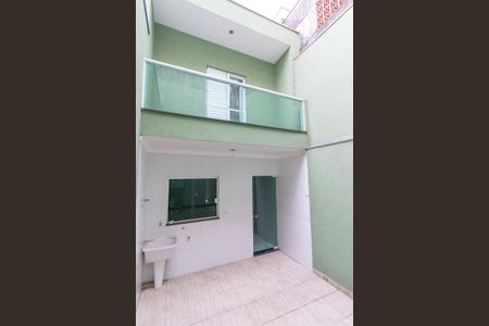 Casa à venda com 132m², 3 quartos e 2 vagas Casa à venda com 132m², 3 quartos e 2 vagasFachada