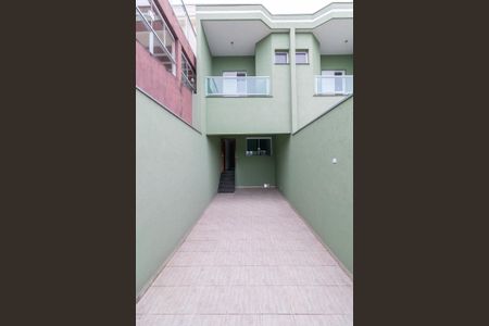 Casa à venda com 132m², 3 quartos e 2 vagas Casa à venda com 132m², 3 quartos e 2 vagasFachada