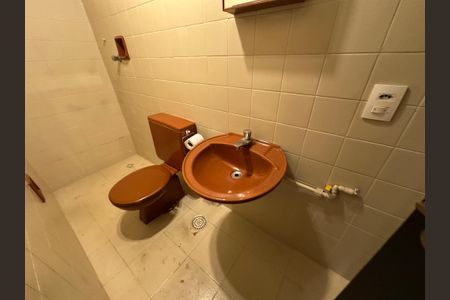 Apartamento para alugar com 300m², 4 quartos e 3 vagasBanheiro de serviço