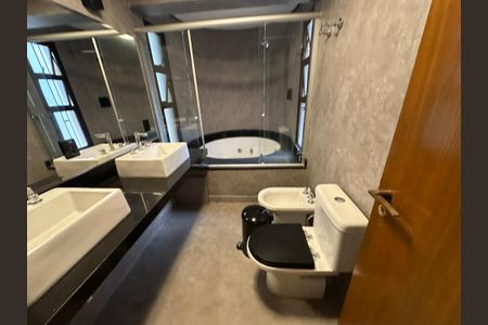 Apartamento para alugar com 300m², 4 quartos e 3 vagasBanheiro da Suíte 2