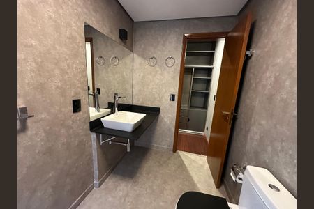 Apartamento para alugar com 300m², 4 quartos e 3 vagasBanheiro da Suíte 1