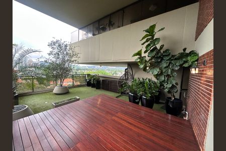 Apartamento para alugar com 300m², 4 quartos e 3 vagasVaranda