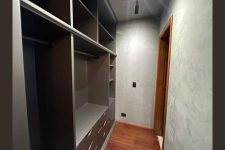 Apartamento para alugar com 300m², 4 quartos e 3 vagasCloset da suíte 1