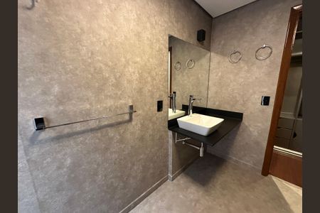 Apartamento para alugar com 300m², 4 quartos e 3 vagasBanheiro da Suíte 1