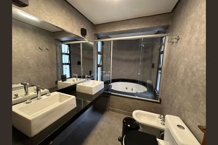 Apartamento para alugar com 300m², 4 quartos e 3 vagasBanheiro da Suíte 2