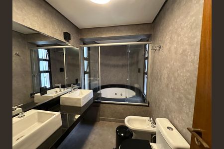 Apartamento para alugar com 300m², 4 quartos e 3 vagasBanheiro da Suíte 2