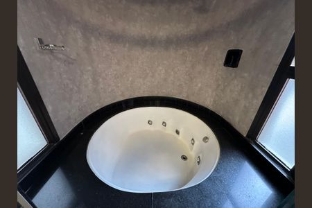 Apartamento para alugar com 300m², 4 quartos e 3 vagasBanheiro da Suíte 2