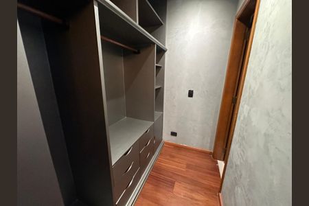 Apartamento para alugar com 300m², 4 quartos e 3 vagasCloset da suíte 1