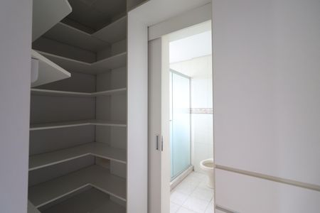 Apartamento à venda com 110m², 3 quartos e 2 vagasCloset da suíte