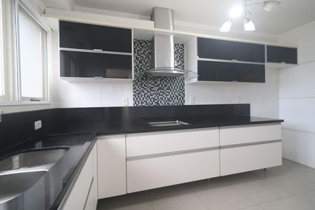 Apartamento à venda com 110m², 3 quartos e 2 vagasCozinha