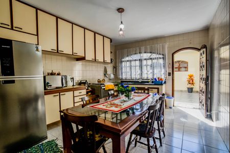 Casa à venda com 212m², 3 quartos e 2 vagasCozinha