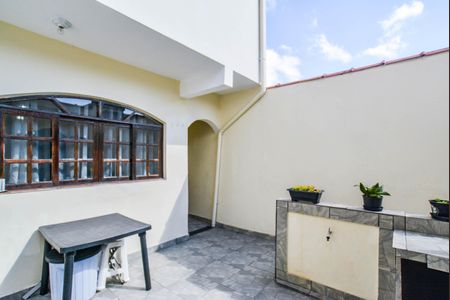 Casa à venda com 212m², 3 quartos e 2 vagasQuintal