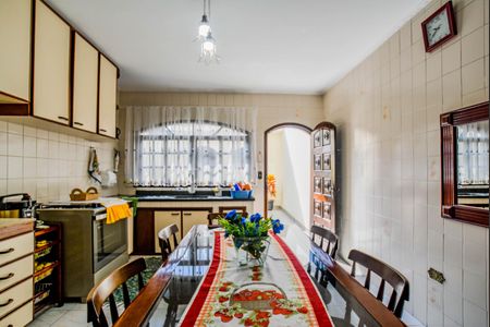 Casa à venda com 212m², 3 quartos e 2 vagasCozinha