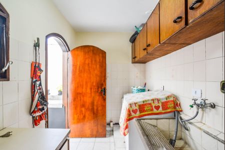 Casa à venda com 212m², 3 quartos e 2 vagasÁrea de Serviço