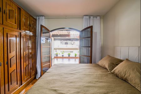 Casa à venda com 212m², 3 quartos e 2 vagasQuarto Suíte