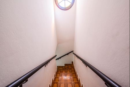 Casa à venda com 212m², 3 quartos e 2 vagasEscada