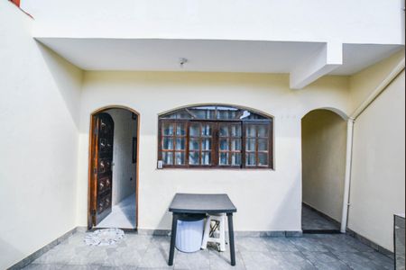 Casa à venda com 212m², 3 quartos e 2 vagasQuintal