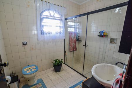 Casa à venda com 212m², 3 quartos e 2 vagasBanheiro Corredor