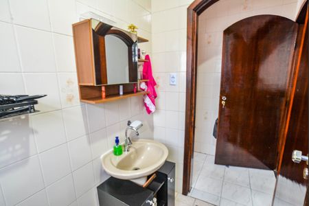 Casa à venda com 212m², 3 quartos e 2 vagasBanheiro Social