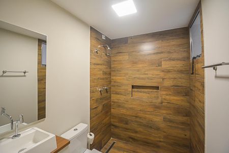 Banheiro da Suíte de casa à venda com 2 quartos, 107m² em Vila Goncalves, São Bernardo do Campo