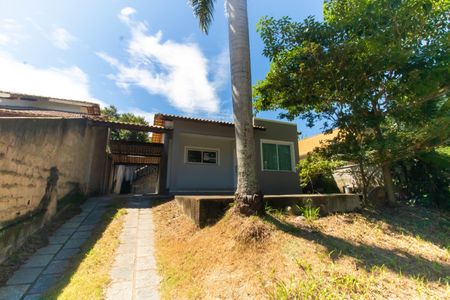 Casa de condomínio à venda com 70m², 2 quartos e 2 vagas Casa de condomínio à venda com 70m², 2 quartos e 2 vagasFachada